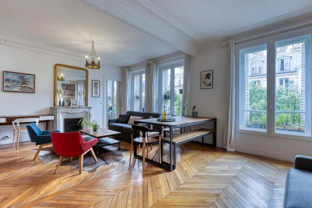 Appartement Dans Les Arbres A Montmartre Parijs